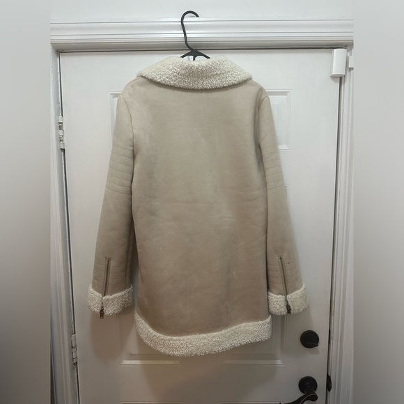 Show Me Your Mumu Calgary Coat in Horchata Faux Suede Cream Shearling - Picture 3 of 4